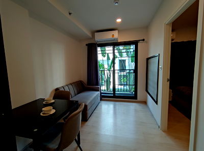 Condos for rent 700 Year Sports Arena Chiang Mai : Escent Park Vill condominium for rent