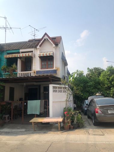 ขายทาวน์โฮม 2 ห้องนอน 29 ตร.ว. บ้านอยู่เจริญ พหลโยธิน 50
