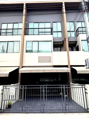 Townhouses for sale Boromarajonani College Of Nursing Noppharat Wachi : For Sale Townhouse/Townhome  , Baan Klang Muang Ladprao - Serithai , Khanna Yao , Khanna Yao , Bangkok , CX-137186 ✅ Live chat with us ADD LINE @connexproperty ✅