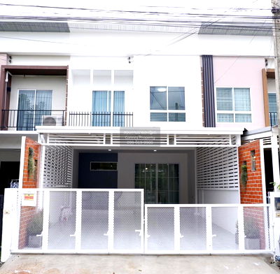 Townhouses for sale Rajavithi 2 Rangsit : For Sale Townhouse/Townhome  , The Trust Townhome Rangsit-Klong 1 , wide frontage , newly renovated , Pracha Thipat , Thanyaburi , Pathum Thani , CX-133252 ✅ Live chat with us ADD LINE @connexproperty ✅
