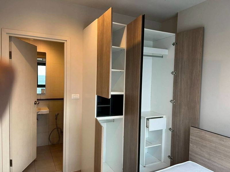 ห้องว่าง 1 ห้อง ให้เช่าคอนโดเอสเซ็นส์ระยอง วิวเซ็นทรัล ห้องกว้าง พร้อมเฟอร์นิเจอร์