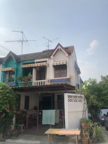 ขายทาวน์โฮม 2 ห้องนอน 29 ตร.ว. บ้านอยู่เจริญ พหลโยธิน 50