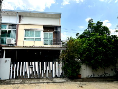 Townhouses for sale Max Valu Pattanakarn : For Sale Townhouse/Townhome  , Villette Lite Pattanakarn , Suan Luang , Suan Luang , Bangkok , CX-141932 ✅ Live chat with us ADD LINE @connexproperty ✅