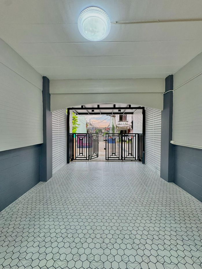 รูป ขายทาวน์เฮ้าส์/ทาวน์โฮม  บ้านปิยวรารมย์ 3 รีโนเวทใหม่ ไทรน้อย ไทรน้อย นนทบุรี CX-127063 ✅ ทักไลน์ @connexproperty ตอบทันที ทีมงานมืออาชีพ ✅ - รูปที่ 2/12