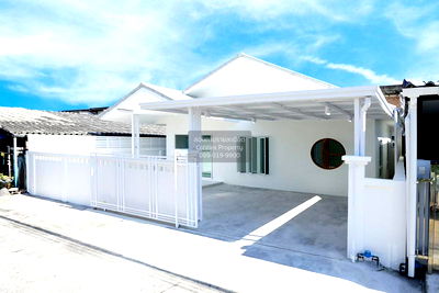 Houses for sale Bangna Commercial College : For Sale House , Baan Tha Ruea On Nut 44 , newly renovated , Bang Chak , Phra Khanong , Bangkok , CX-118277 ✅ Live chat with us ADD LINE @connexproperty ✅