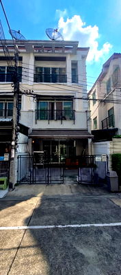 ทาวน์โฮม ถนนเพชรเกษม : ขายทาวน์เฮ้าส์/ทาวน์โฮม  บ้านกลางเมือง สาทร - ตากสิน 1 ห้องมุม BTS-วุฒากาศ บางค้อ เขต จอมทอง กรุงเทพ CX-145257 ✅ ทักไลน์ @connexproperty ตอบทันที ทีมงานมืออาชีพ ✅