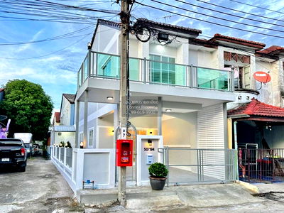 ทาวน์โฮม ไทรน้อย นนทบุรี : ขายทาวน์เฮ้าส์/ทาวน์โฮม  นันทิชา 3/8 หน้ากว้าง ไทรน้อย ไทรน้อย นนทบุรี CX-124460 ✅ ทักไลน์ @connexproperty ตอบทันที ทีมงานมืออาชีพ ✅