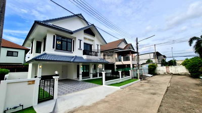 Houses for sale Tiwanon Road : For Sale House , Baan Flora Ville Rangsit - Pathum Thani , newly renovated , Bang Phut , Mueang Pathum Thani , Pathum Thani , CX-130682 ✅ Live chat with us ADD LINE @connexproperty ✅