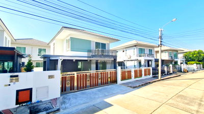Houses for sale Makro Bangbuathong : For Sale House , Sammakorn Chaiyaphruek-Wongwaen , newly renovated , Lam Pho , Bang Bua Thong , Nonthaburi , CX-140560 ✅ Live chat with us ADD LINE @connexproperty ✅