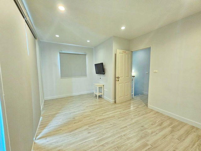 รูป ตลาดพระราม 5 500 ม. วัดสิงห์ บนถนนนครอินทร์ ทาวน์โฮมให้เช่า 2 ชั้น 3 นอน 2 น้ำ ใและถนนนครอินทร์ 25 ตร.วา. 200 ตร.ม หลังริม ราชพฤกษ์ - รูปที่ 8/8