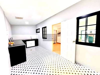 ทาวน์โฮม นนทบุรี : ขายทาวน์เฮ้าส์/ทาวน์โฮม  บ้านมนรดา 2 รีโนเวทใหม่ บางบัวทอง บางบัวทอง นนทบุรี CX-110137 ✅ ทักไลน์ @connexproperty ตอบทันที ทีมงานมืออาชีพ ✅