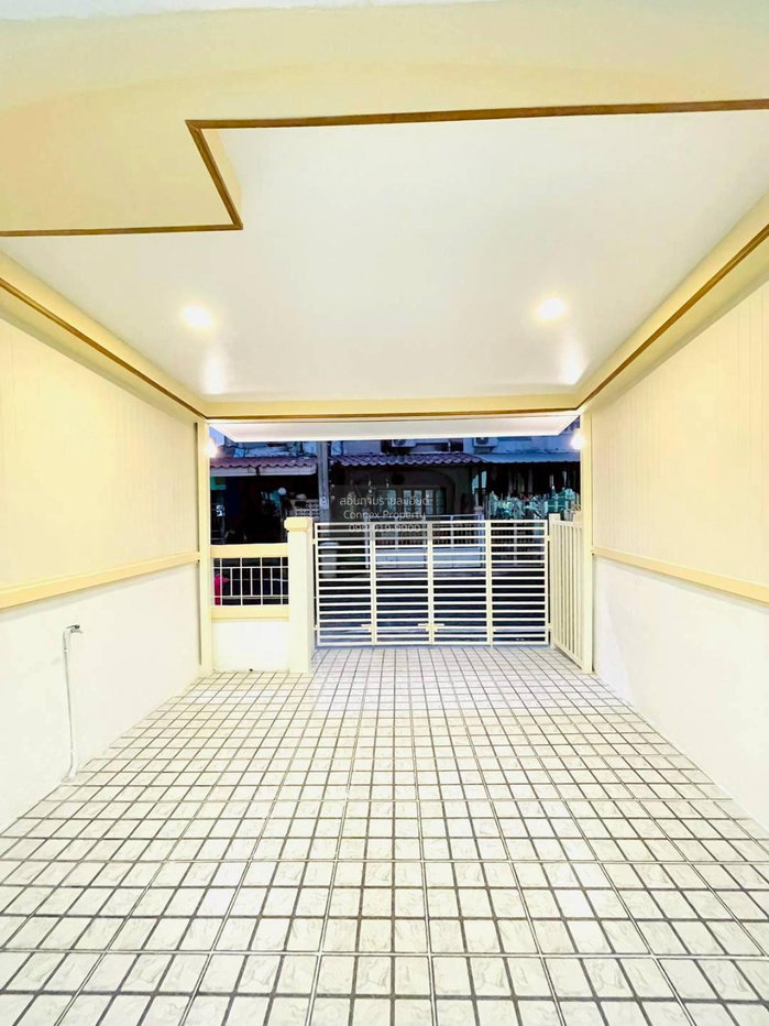 รูป ขายทาวน์เฮ้าส์/ทาวน์โฮม บ้านบัวทอง 2 รีโนเวทใหม่ บางรักพัฒนา บางบัวทอง นนทบุรี CX-132437 ✅ ทักไลน์ @connexproperty ตอบทันที ทีมงานมืออาชีพ ✅ - รูปที่ 4/12