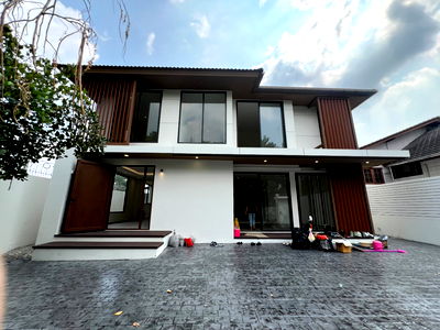 บ้านเดี่ยว กรุงเทพมหานคร : ✨✨✨บ้านเดี่ยวหรู ทำเลทอง 📍ปรีดีพนมยงค์ 42  ✨ 4 ห้องนอน • 5 ห้องน้ำ • 401 ตร.ม. • ที่ดิน 79 ตร.ว.