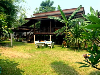 Houses for rent Chiang Mai : 2-story house in a garden setting, 1 bedroom, San Kamphaeng District, Chiang Mai Province.