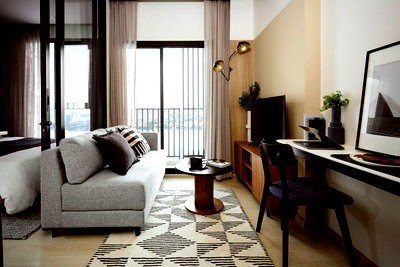 คอนโด โรงเรียนนานาชาติคิงส์คอลเลจกรุงเทพ : 🔥2.37 MB. ขายดาว์นราคาดีมาก 1นอน ตำแหน่งดี วิวสวน พร้อมอยู่ คอนโดใหม่ติดริมแม่น้ำ ทำเลดีๆ ใกล้พระราม 3 ,สาทร @ Nue Riverest Ratburana