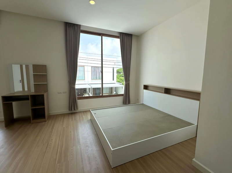 ทาวน์โฮมให้เช่า : 🏠 ให้เช่าบ้าน : Nora Bangna (โนระ บางนา)   รหัสทรัพย์ | 📌LNP-H814