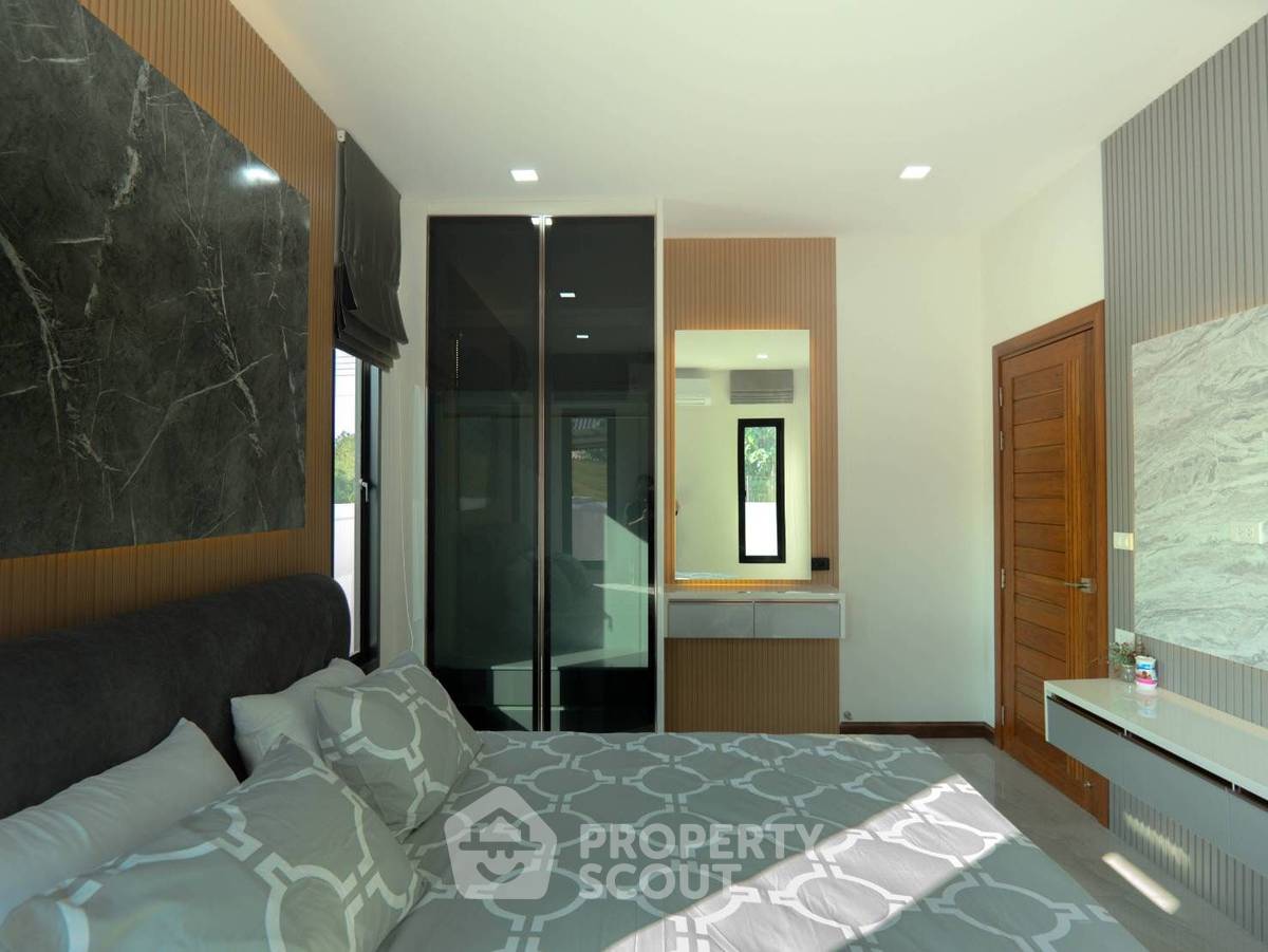 รูป วิลล่า 3-ห้องนอน ใน บางเสร่ (ID 2648855) - รูปที่ 9/25