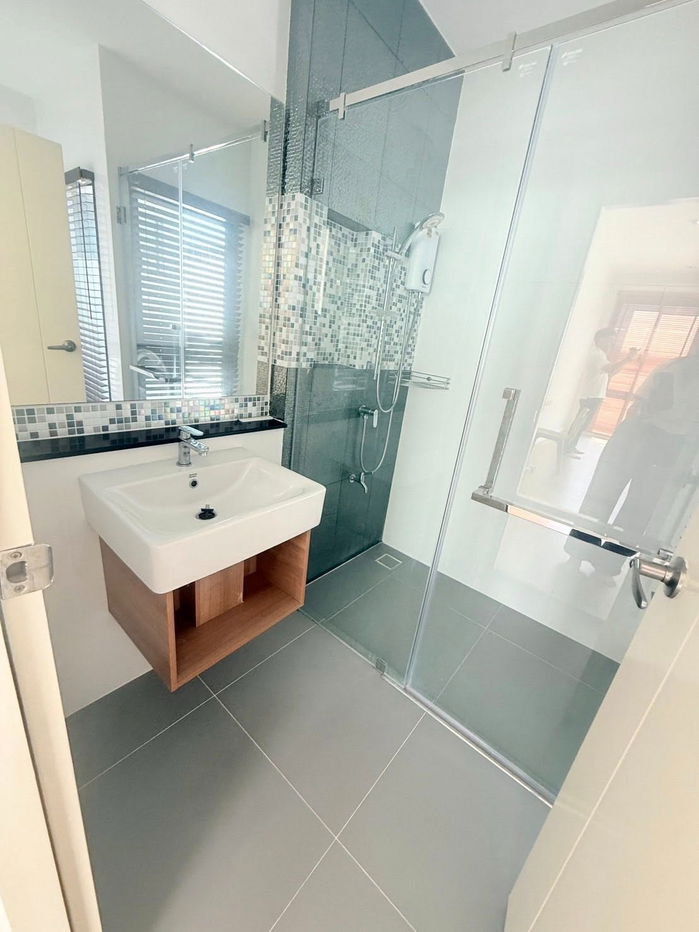 รูป [ให้เช่า] ทาวน์โฮม 3 ชั้น เฟอร์และเครื่องใช้ไฟฟ้าครบ พร้อมอยู่📍บ้านกลางเมือง พระราม 9 – กรุงเทพกรีฑา - รูปที่ 13/14