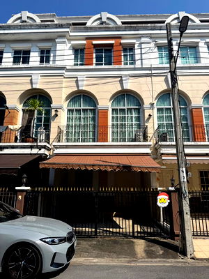 เช่าทาวน์โฮม ถนนนาคนิวาส : 🏡✨ ให้เช่าทาวน์โฮม 3 ชั้น Plus City Park Ladphrao 71 3 ห้องนอน 4 ห้องน้ำ ทำเลศักยภาพ ซ.สุคนธสวัสดิ์ 3