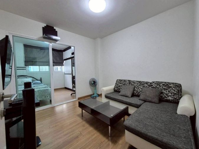 Bliz Condo Hua Mak | 8,500 THB/Month | Corner Unit 4th Floor | Near MRT & Airport Rail Link Hua Mak