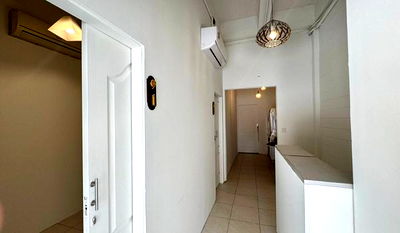 Apartment building for sale Srinakharinwirot University Prasanmit Campus : Hotel for Sale in Sukhumvit Soi 15