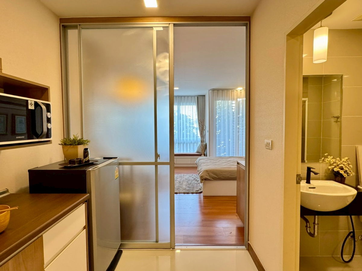 รูป 📣 คอนโดแต่งครบ วิวสวย พร้อมอยู่ | Airlink Residence ห้องรีโนเวทใหม่ทั้งห้อง ✨💰 ผ่อนเริ่มต้นเพียง 𝟔,𝘅𝘅𝘅 บาท/เดือน (First jobbers ก็ยื่นกู้ได้) - รูปที่ 6/13