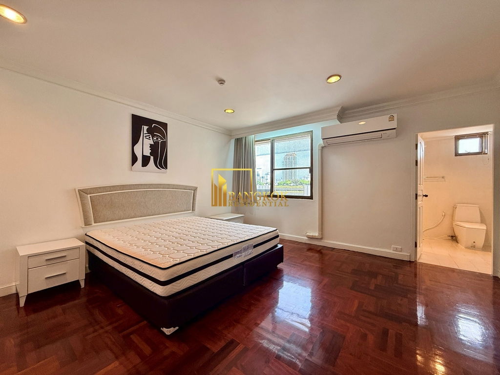 รูป Spacious 3 Bedroom Apartment For Rent in Phrom Phong Area - BR21158AP - รูปที่ 23/39