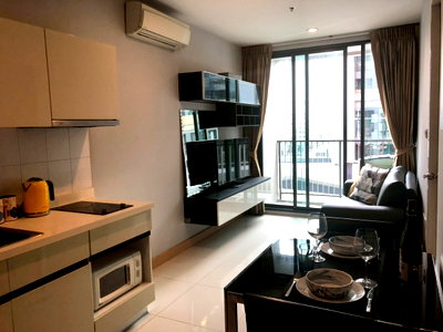 Condos for rent : The President Sukhumvit. 1bed 35sqm. Line id: @pfagent