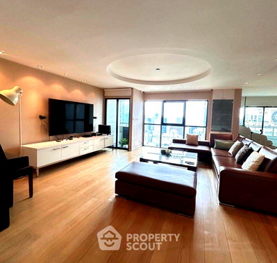 คอนโดให้เช่า : คอนโด 3-ห้องนอน ที่ สาธร การ์เด้นส์ ใกล้ MRT สีลม (ID 2648601)