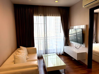 Condos for sale : For Sale Below Appraisal Price IVY AMPIO RATCHADA good location spacious 1 Bedroom near MRT Phra Ram 9 and Thailand Cultural Center