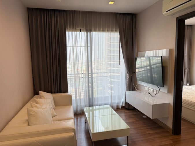 ขายต่ำกว่าราคาประเมิน ไอวี่ แอมปิโอ รัชชาดา ทำเลดี กว้างขวาง 1 ห้องนอน ใกล้สถานีรถไฟฟ้าพระราม 9 และศูนย์วัฒนธรรมแห่งประเทศไทย