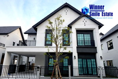 Houses for rent Bang Pu Industrial Estate : Single house for rent at Centro Bangna Phase 2, located next to Mega Bangna. Beautifully furnished and fully equipped