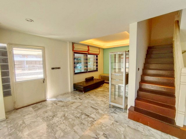 รูป ทาวน์เฮ้าพร้อมอยู่ ใกล้โรงเรียนแย้มสอาด เดินทางสะดวก - รูปที่ 7/27