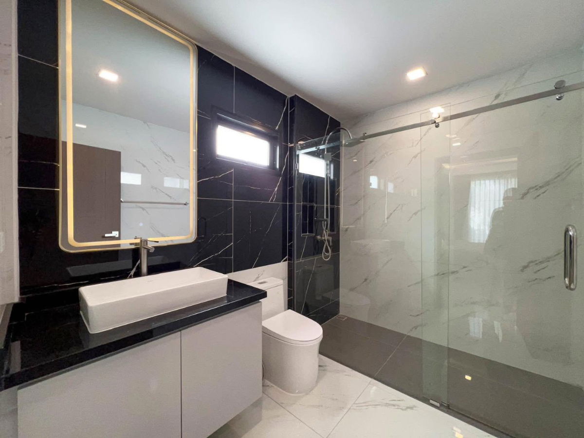 รูป Luxury Pool Villa ใกล้ทะเลจอมเทียน เพียง 750 เมตร  เหมาะทั้งอยู่อาศัย ลงทุน  ทำเล ชัยพฤกษ์ 1 ซอย 4  เข้า–ออกได้หลายเส้นทาง  - รูปที่ 9/20