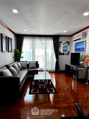 Condos for sale Robinson Ratchadaphisek : 1-BR Condo at Baan Siri Sukhumvit 13 Condominium near ARL Makkasan (ID 2511722)