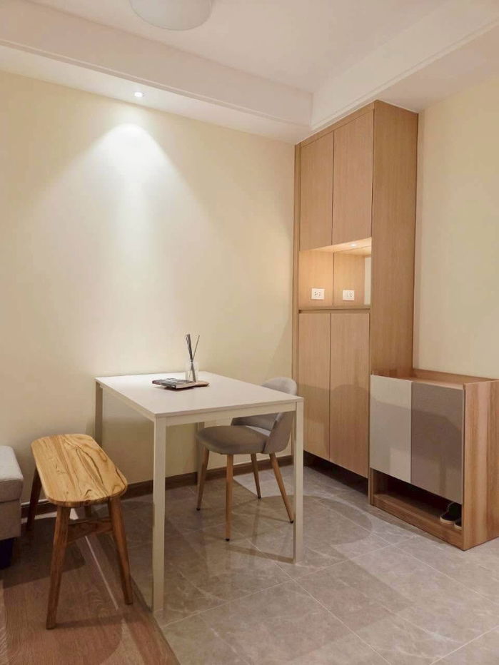 picture Regal Sathon -               Naradhiwas  - 2/8