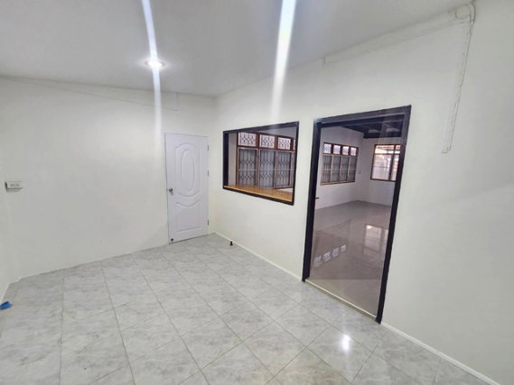 รูป BTS สะพานใหม่ ตลาดยิ่งเจริญ 1.2 กม. ให้เช่าบ้านเดี่ยว 2ชั้น 52ตร.วา. 2แอร์ พหลโยธิน50 เปิดซิง! ออฟฟิศ ซ.เทพรักษ์ ทางด่วนจตุโชติ 2-3นอน - รูปที่ 3/8