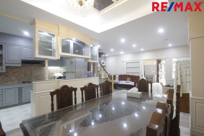 รูป ขายทาวน์เฮ้าส์ใกล้รถไฟฟ้าท่าพระ จรัญสนิทวงศ์5 พาราไดซ์วิลล่า 3ชั้น บ้านตกแต่งสวย ต่อเติมแล้ว เฟอร์แอร์ พร้อมเข้าอยู่ ใกล้ห้าง เดินทางสะดวก - รูปที่ 13/22