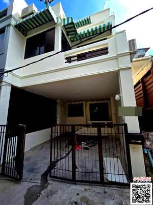 บ้านแฝด เขตวัฒนา : ขาย บ้านแฝด 3 ชั้น ซอยสุขุวิท 65 ใกล้ BTS พระโขนง