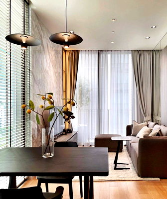 Condos for rent : Luxury condo for rent 28 chidlom, corner room, good view, fully 