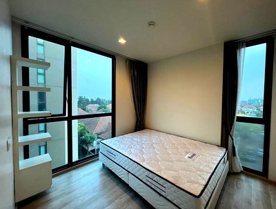 คอนโดให้เช่า :  Chambers Cher รัชดา-รามอินทราเห็นวิวสระว่ายน้ำ ทิศตะวันออก1ห้องนอน 1ห้องอเนกประสงค์ 1 ห้องน้ำ ชั้น5 ห้องมุม