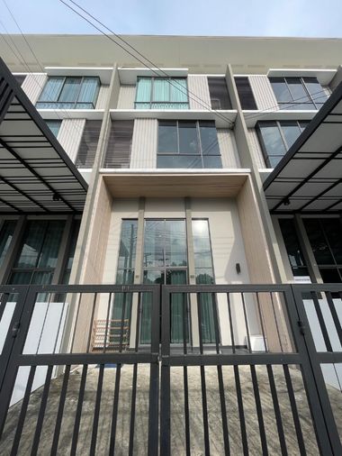 ออฟฟิศ ทาวน์เฮ้าส์ 3.5 ชั้น (พหลโยธิน-วิภาวดี)