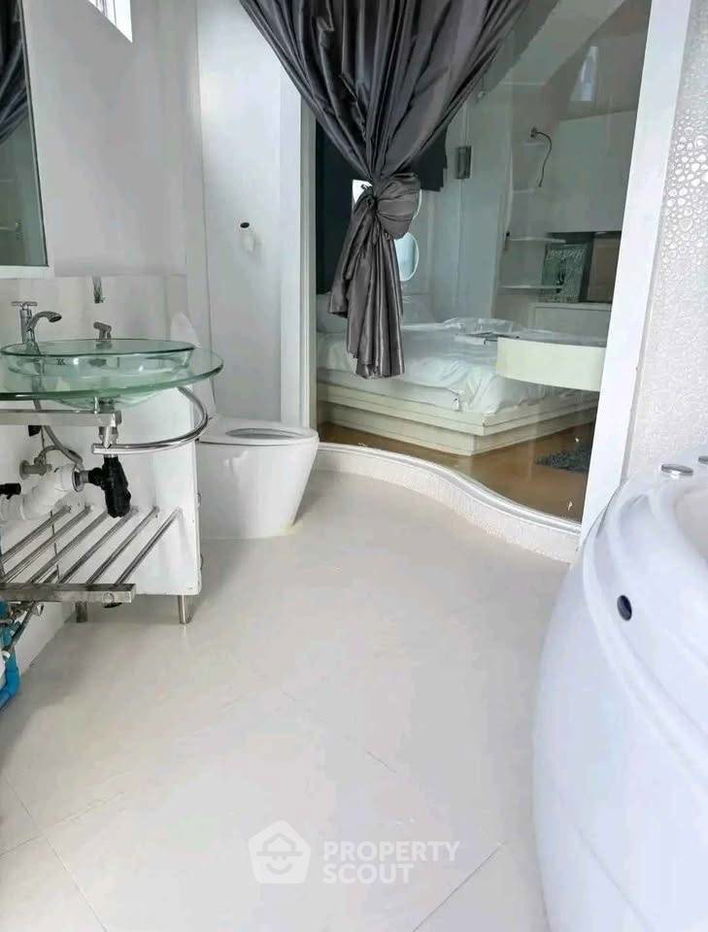 รูป คอนโด 1-ห้องนอน ที่ วิทยุ คอมเพล็กซ์ คอนโดมิเนียม ใกล้ BTS เพลินจิต (ID 2650832) - รูปที่ 11/12