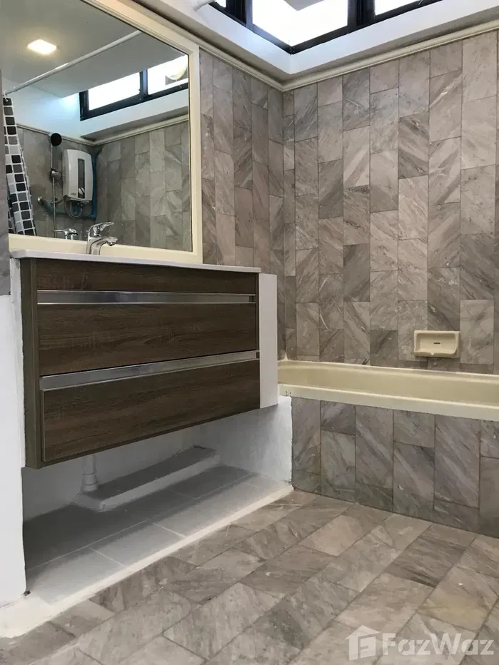 รูป คอนโดให้เช่า 2 ห้องนอน ในโครงการ ศุภาลัย เพลส 35717 - รูปที่ 13/14