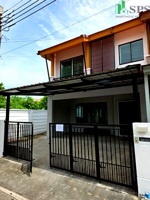 Townhouses for rent Bangkok : FOR RENT | Corner Townhome , Pet friendly , Near MRT Srinuch (SPSSR77)