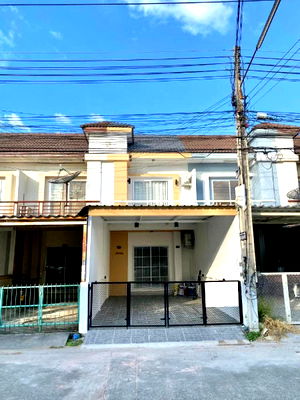 ทาวน์โฮม วิทยาลัยเทคโนโลยีศรีราชา : ขายทาวน์โฮมรีโนเวทใหม่ ม.โกลเด้นท์เพลส เครือสหพัฒน์ ศรีราชา