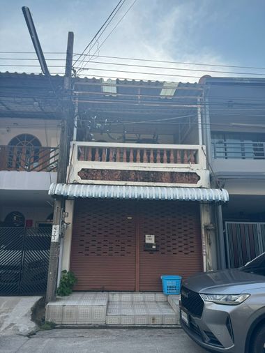 ขายทาวน์เฮ้าส์ หมู่บ้านเสนาวิลล่า 84 (ซอย19-20)  ใกล้ MRT บางกะปิ ใกล้ เดอะมอลล์บางกะปิ