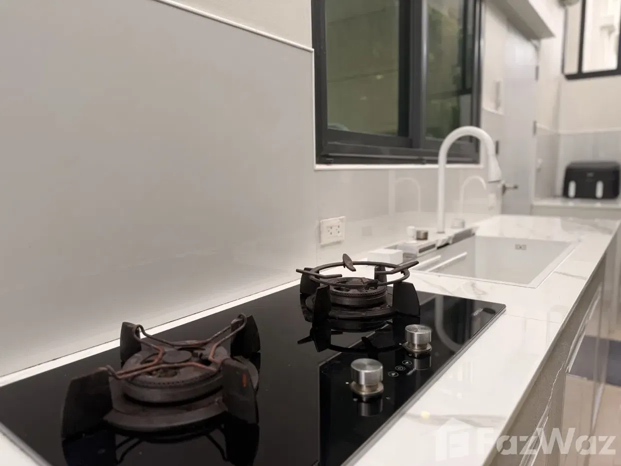 picture LUXURY LAKE FRONT 6-BEDROOM RESIDENCE 6042579 - 94/101