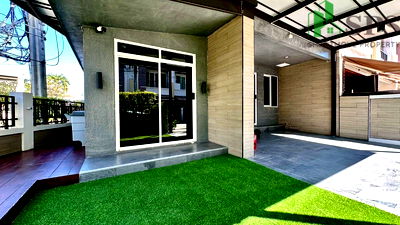 Townhouses for rent Pracha Uthit Huai Khwang : Townhome for Rent at Baan Klang Muang S-Sense Rama 9 – Ladprao (SPSEVE1727)