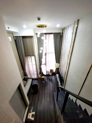 คอนโดให้เช่า : คอนโดให้เช่า Knightsbridge Space Ratchayothin Loft ชั้นสูง วิวสวย เฟอร์ครบพร้อมเข้าอยู่ ติดสถานีรถไฟฟ้าพหลโยธิน 24